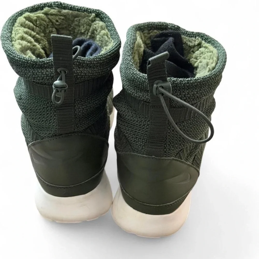 Nike Roshe One Hi Sherpa Winter Boots Olive Green Women's 7.5 Gorpcore‎